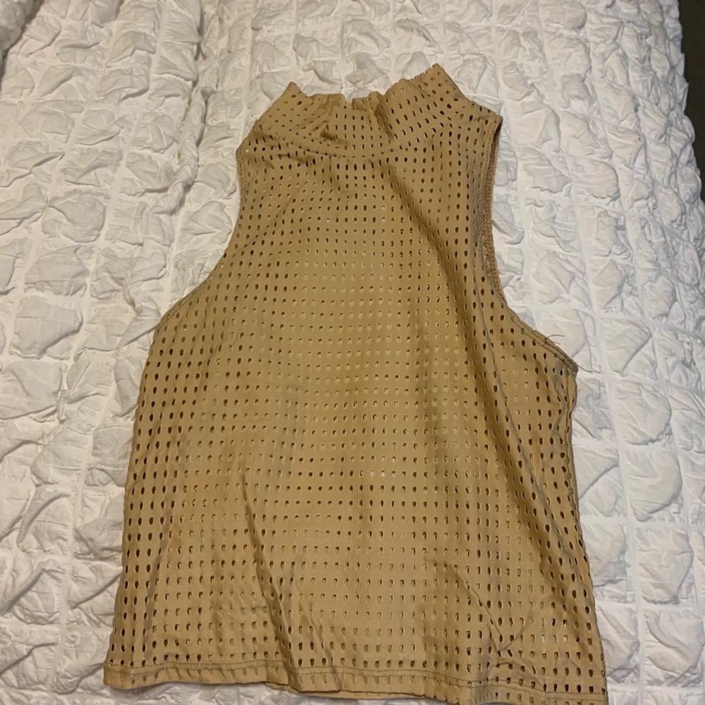 Workout top - Picture 2 of 2